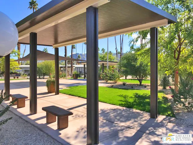 221 Safari Street, Palm Springs, California 92264