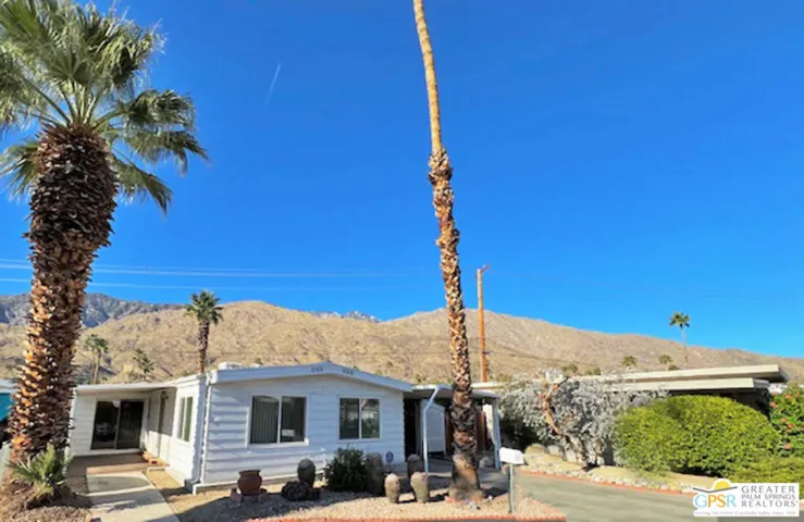 221 Safari Street, Palm Springs, California 92264