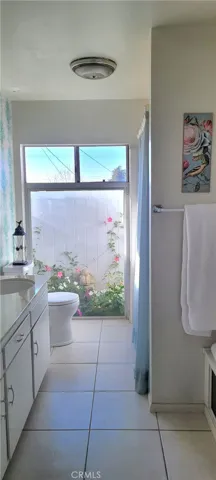 Bathroom #1 with garden