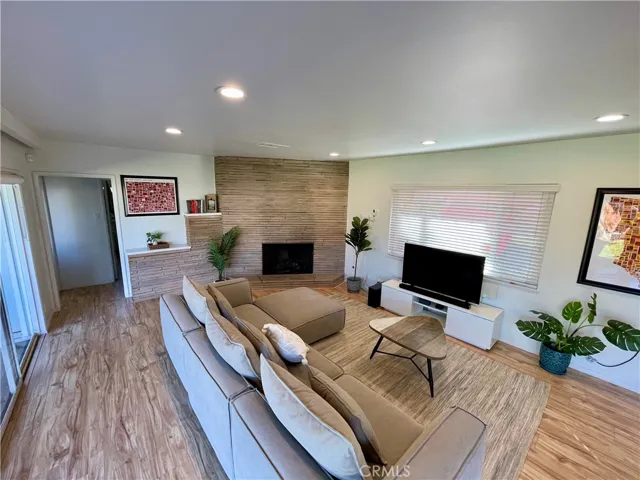 7748 Hosford Avenue, Los Angeles, California 90045