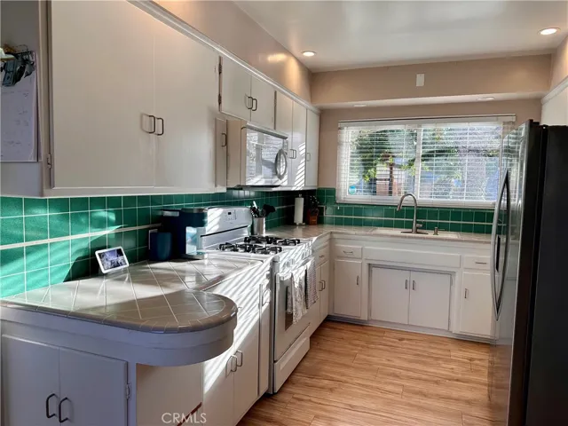 7748 Hosford Avenue, Los Angeles, California 90045