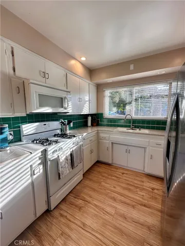7748 Hosford Avenue, Los Angeles, California 90045