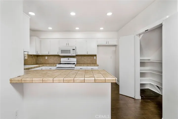 12411 Osborne Street 102, Pacoima, California 91331