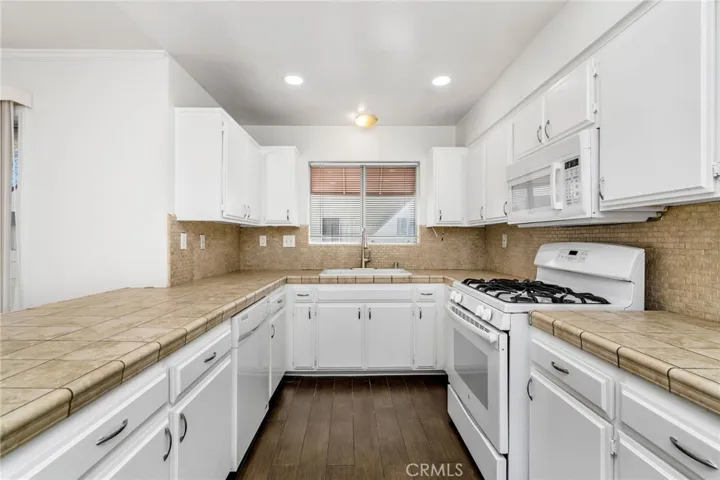12411 Osborne Street 102, Pacoima, California 91331