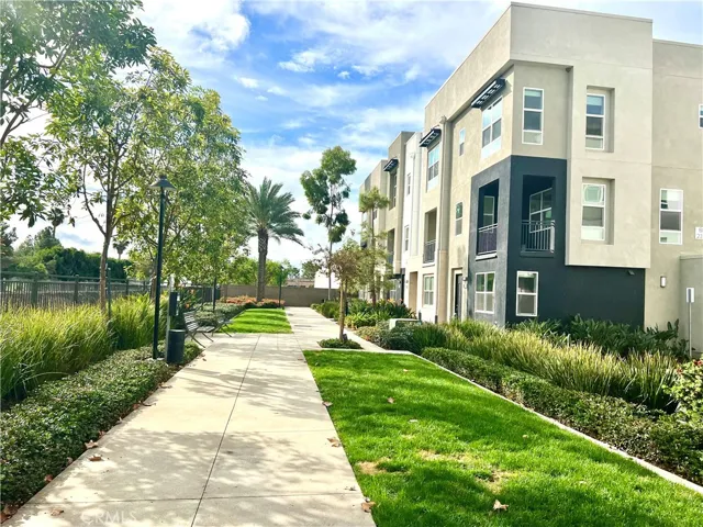 2336 Synergy, Irvine, California 92614