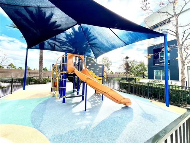 2336 Synergy, Irvine, California 92614