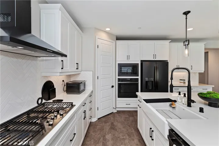 24215 Dusk Court, Corona, California 92883
