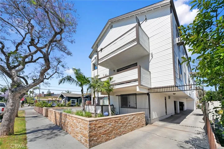 1086 Stanley Avenue, Long Beach, California 90804