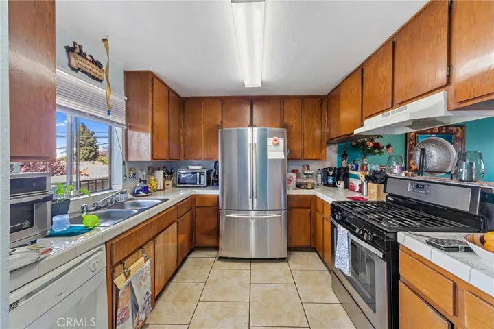1086 Stanley Avenue, Long Beach, California 90804