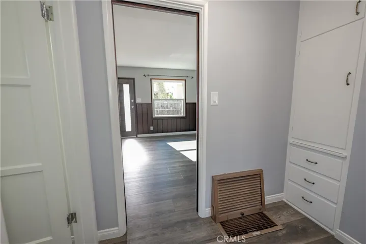10931 Mcvine Avenue, Sunland, California 91040