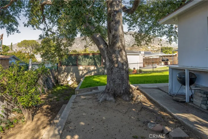 10931 Mcvine Avenue, Sunland, California 91040