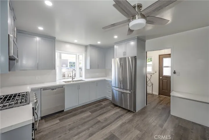 10931 Mcvine Avenue, Sunland, California 91040