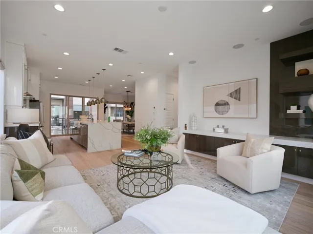 12 Ebb Tide Circle, Newport Beach, California 92663