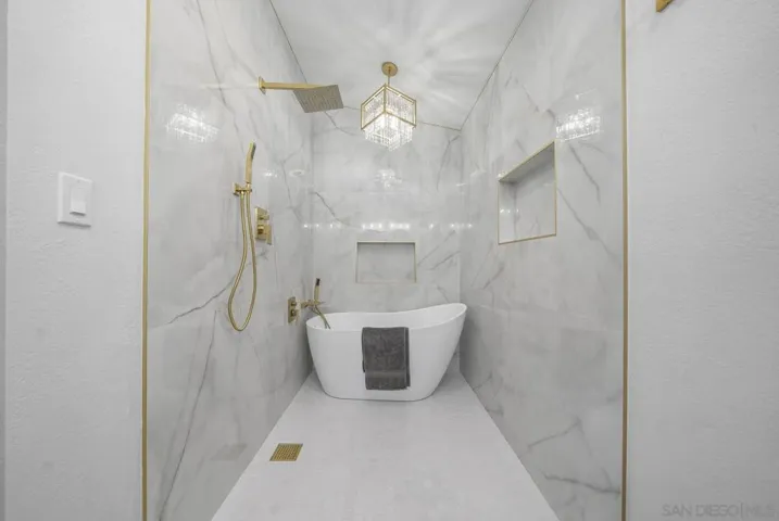 Primary Bath/Spa