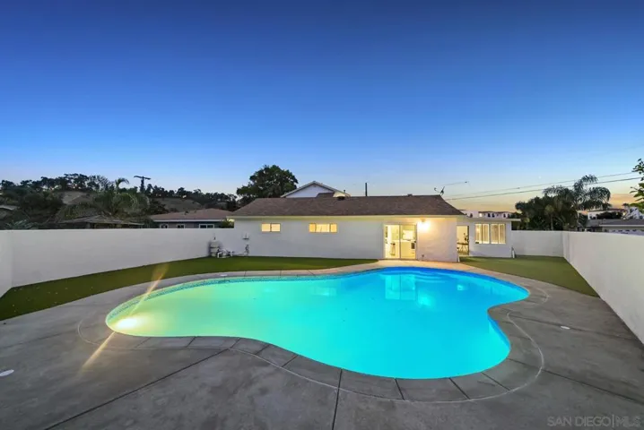 3301 Carolyn Cir, Oceanside, California 92054