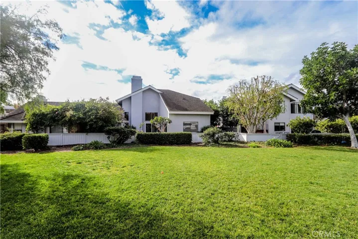 22 Lakeshore 15, Irvine, California 92604