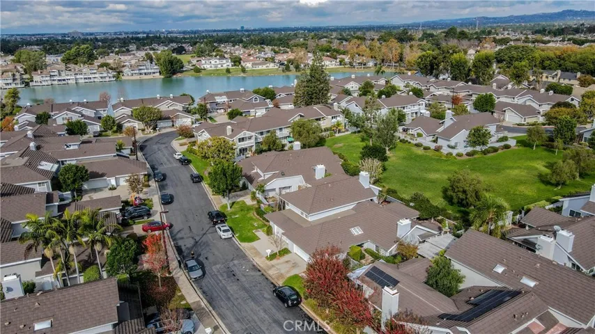 22 Lakeshore 15, Irvine, California 92604
