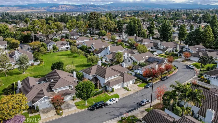 22 Lakeshore 15, Irvine, California 92604