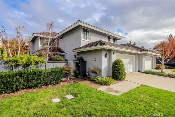 22 Lakeshore 15, Irvine, California 92604