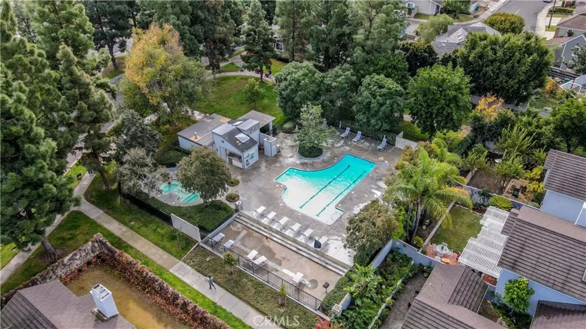 22 Lakeshore 15, Irvine, California 92604