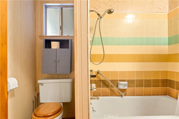 Easy to use tub and tile shower.