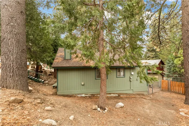 Full right side view of the cabin