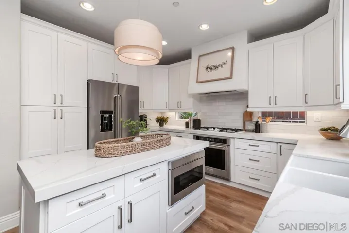 16337 Los Rosales St, San Diego, California 92127