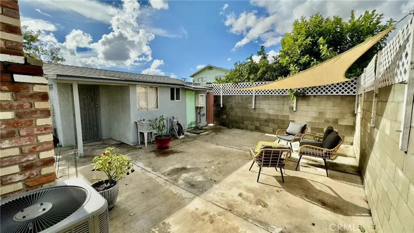 1015 Larch Street, Inglewood, California 90301