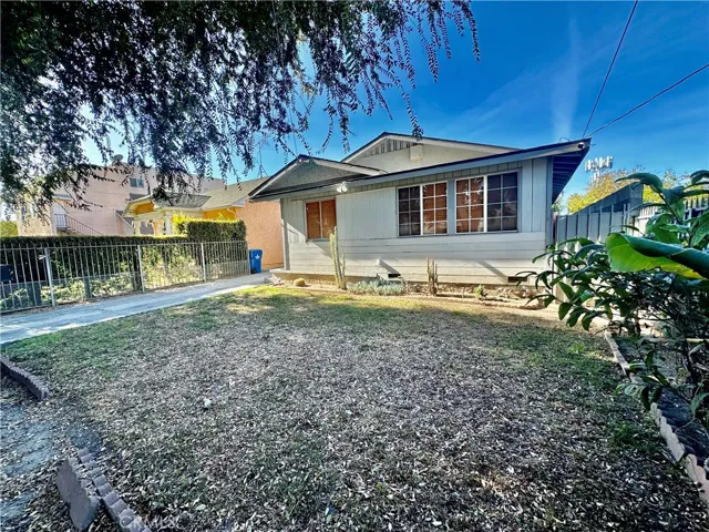 1015 Larch Street, Inglewood, California 90301