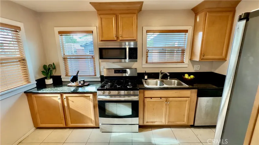 1015 Larch Street, Inglewood, California 90301