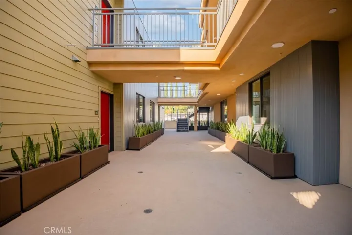 2608 Honolulu Avenue 101, Montrose, California 91020