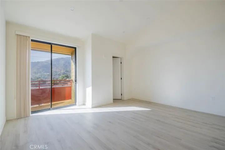 2608 Honolulu Avenue 101, Montrose, California 91020