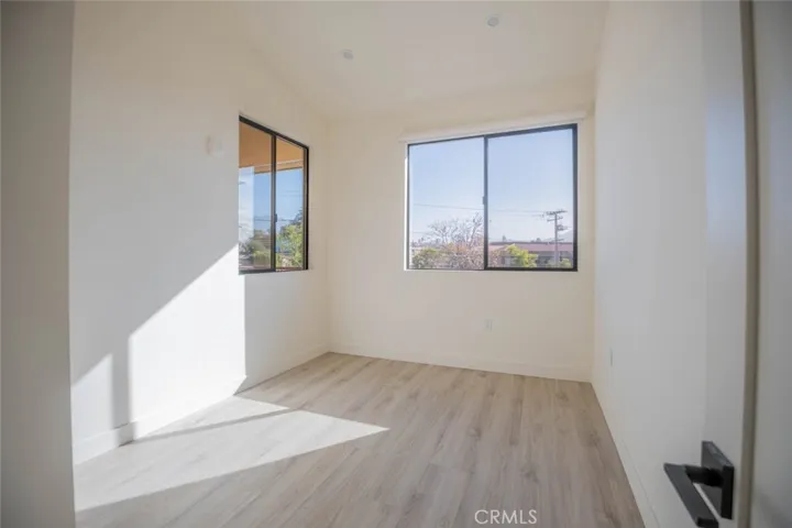 2608 Honolulu Avenue 101, Montrose, California 91020