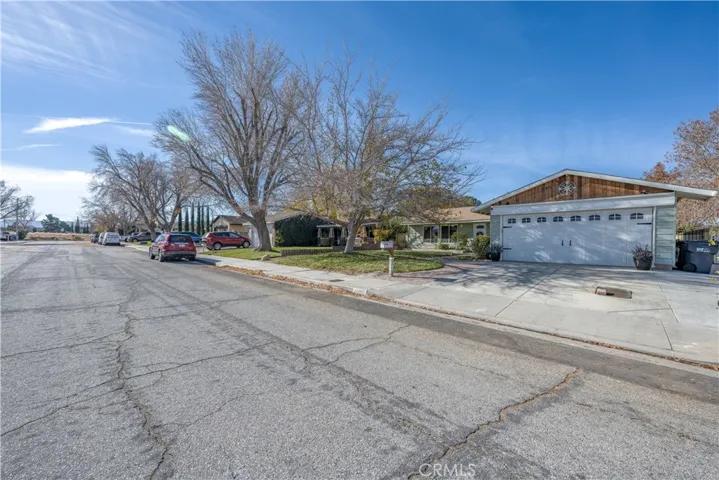 42901 Willow West Court, Lancaster, California 93536