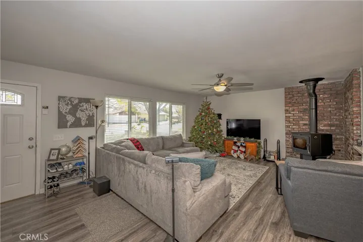 42901 Willow West Court, Lancaster, California 93536