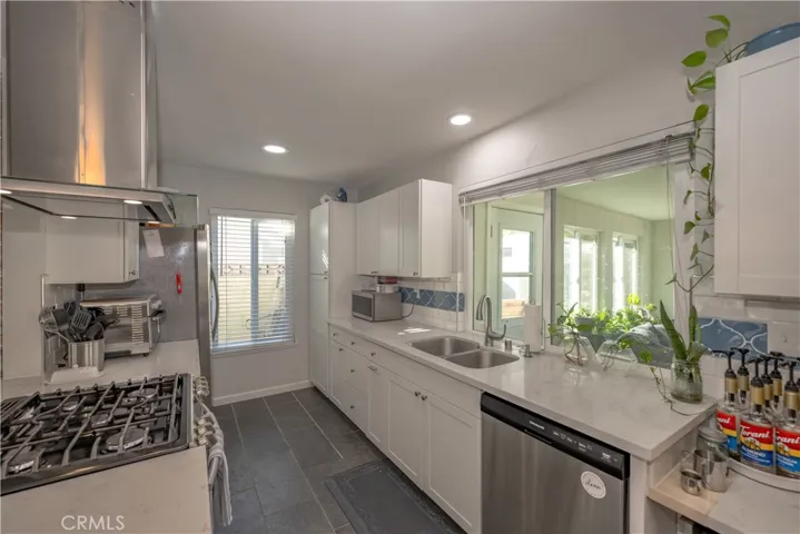 42901 Willow West Court, Lancaster, California 93536