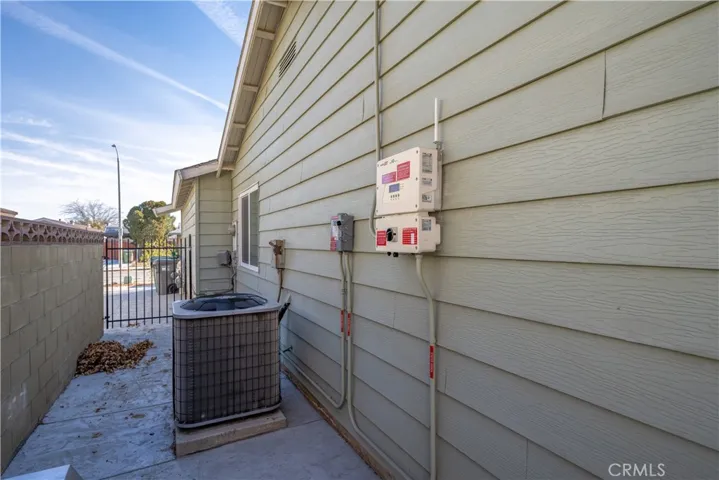 42901 Willow West Court, Lancaster, California 93536