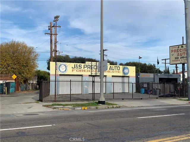 104 Lincoln Boulevard, Venice, California 90291