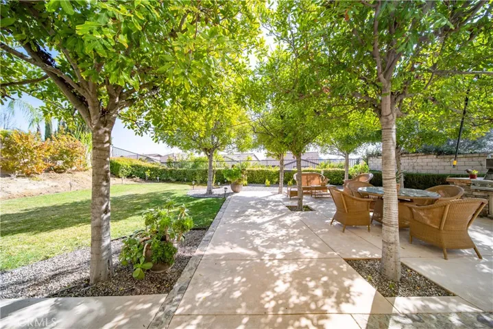 1318 N Crape Myrtle Drive, Azusa, California 91702