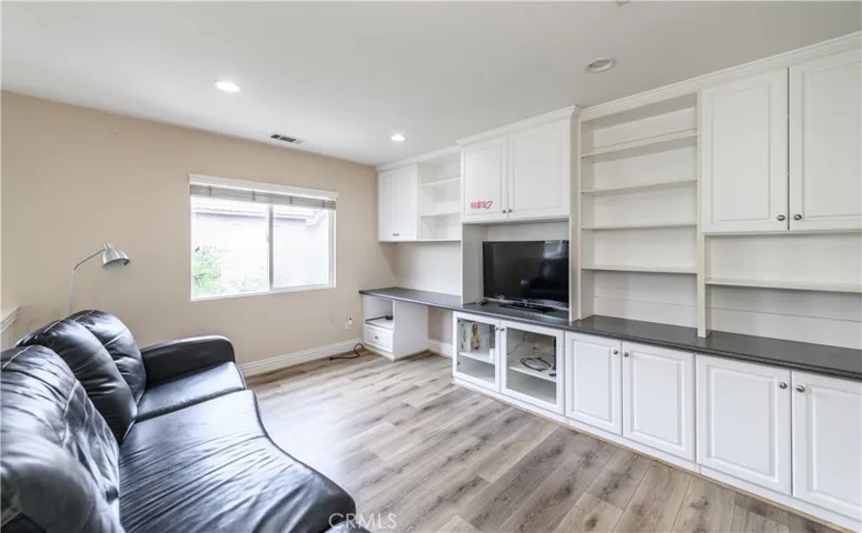 5 Pacific Crst, Irvine, California 92602
