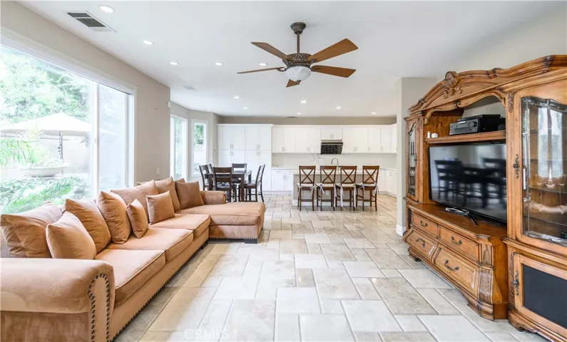 5 Pacific Crst, Irvine, California 92602