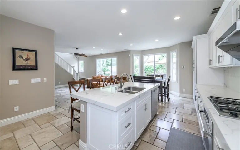 5 Pacific Crst, Irvine, California 92602