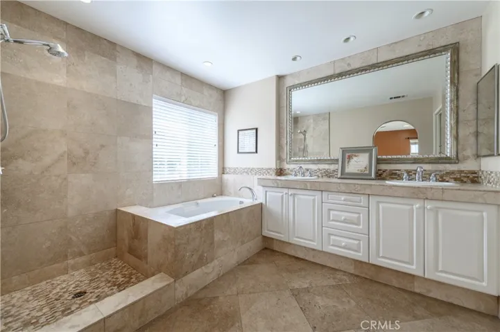 5 Pacific Crst, Irvine, California 92602