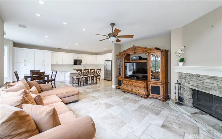 5 Pacific Crst, Irvine, California 92602
