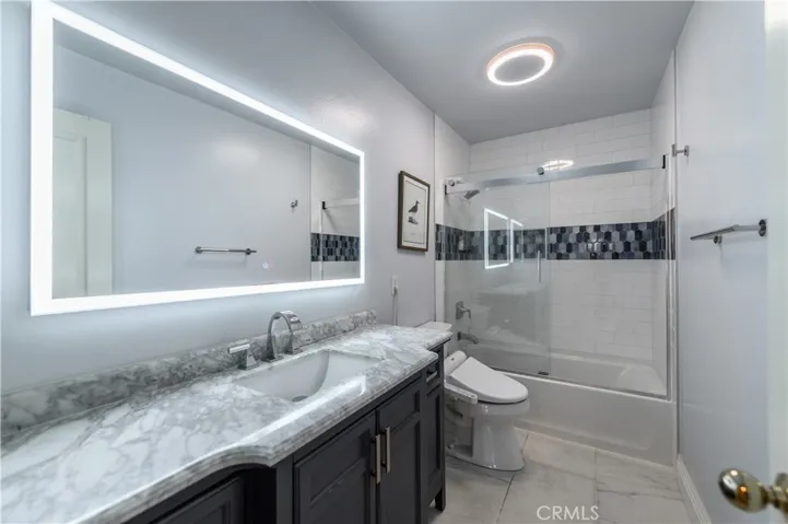 5 Pacific Crst, Irvine, California 92602