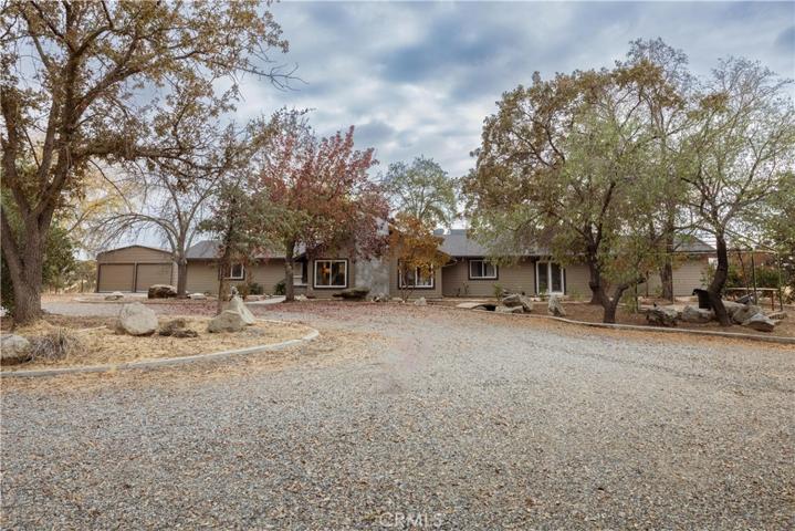 22140 E Frontier Road, Clovis, California 93619