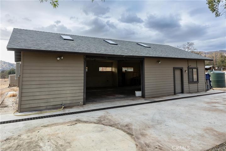22140 E Frontier Road, Clovis, California 93619