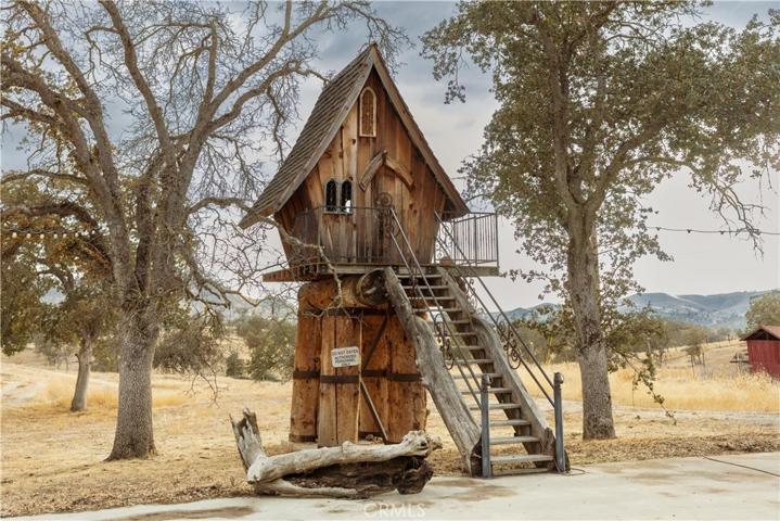 22140 E Frontier Road, Clovis, California 93619