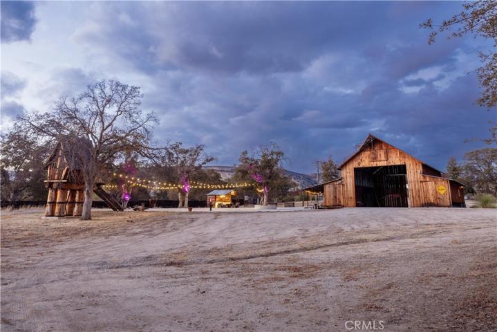 22140 E Frontier Road, Clovis, California 93619