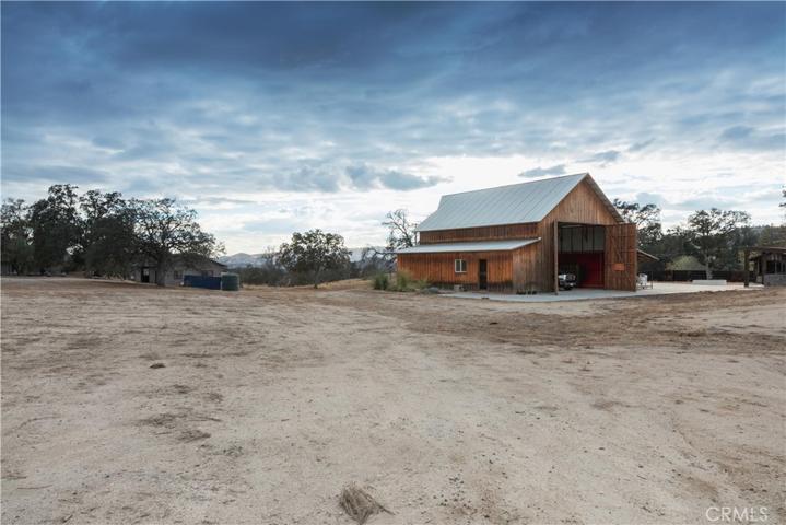 22140 E Frontier Road, Clovis, California 93619